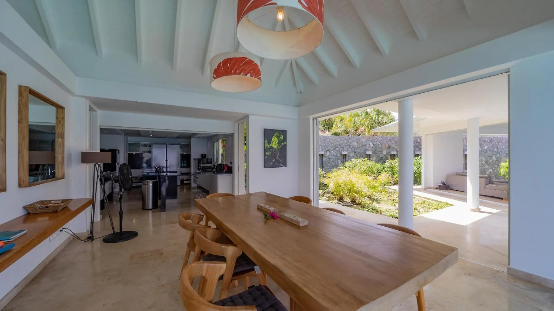 Superb Villa With Tasteful Decoration St. Barthelemy